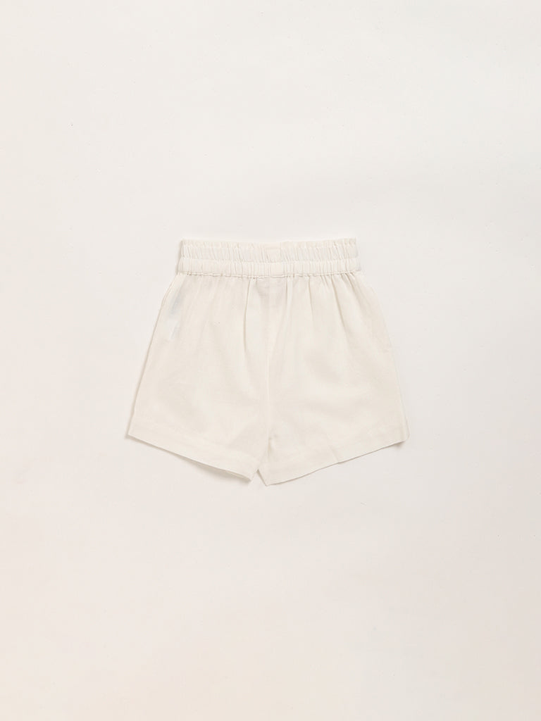 Utsa Kids White Solid Mid Rise Shorts (2 - 8yrs)