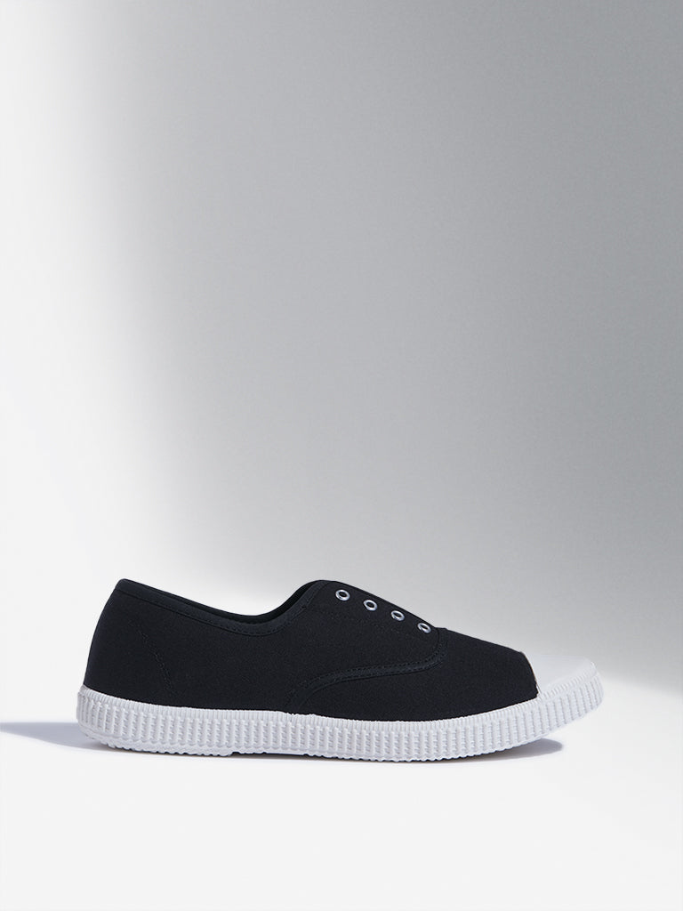 LUNA BLU Black Canvas Shoes