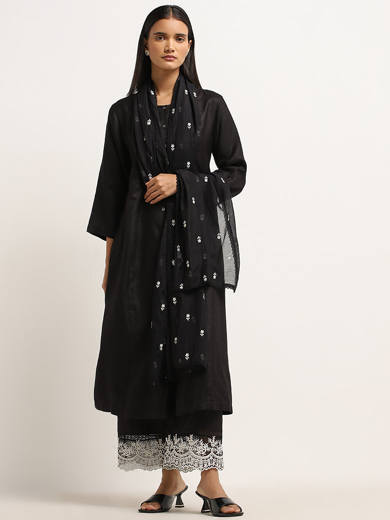 Zuba Black Floral Embroidered Dupatta