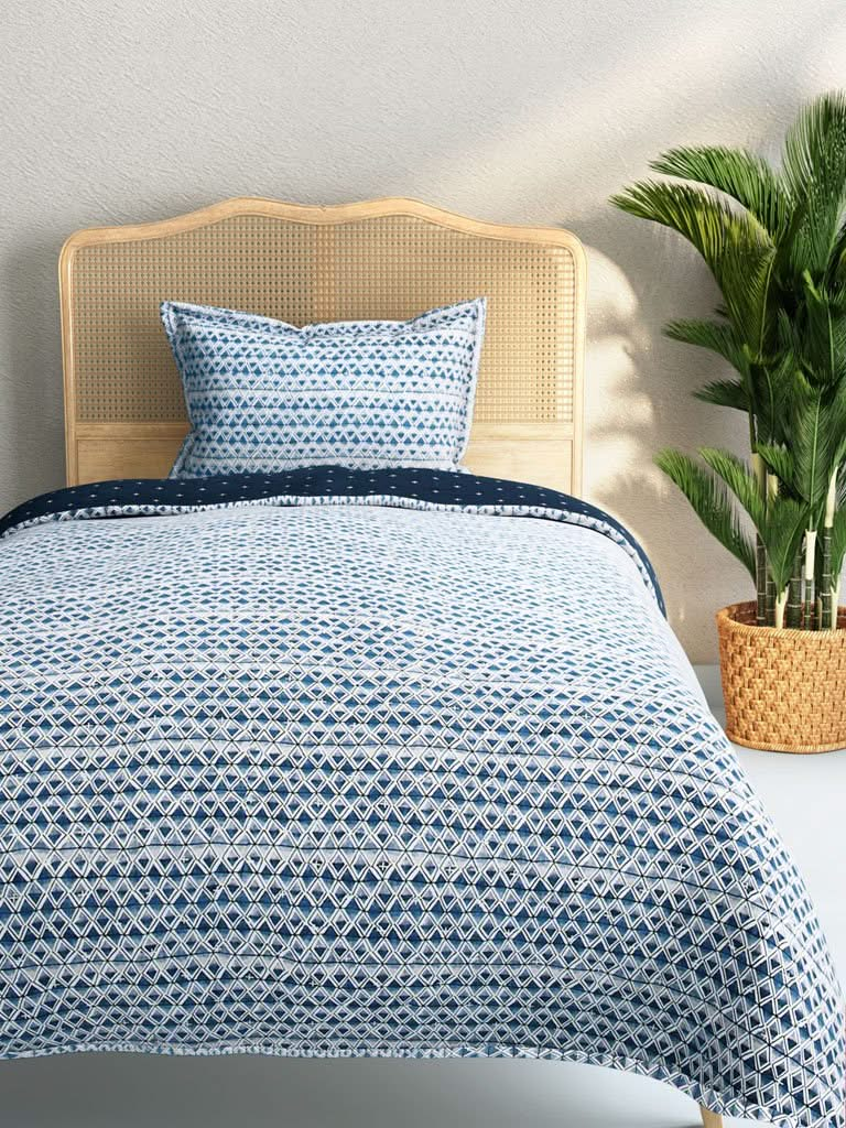 Westside Home Blue Geometrical Pattern 144TC Single Blanket With One Pillowcase