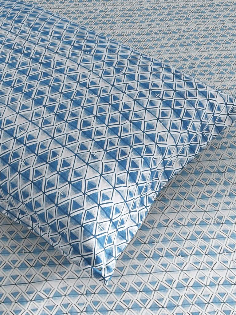 Westside Home Blue Geometrical Pattern 144TC Single Blanket With One Pillowcase